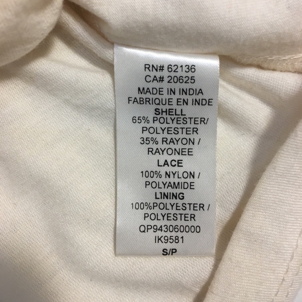 NWOT Guess Cream Ruched Cap Sleeve Blouse - Picture 4 of 5